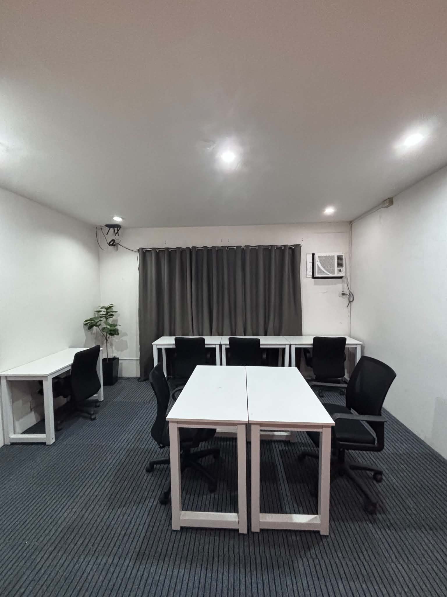 Hot Desk Area - photo 4